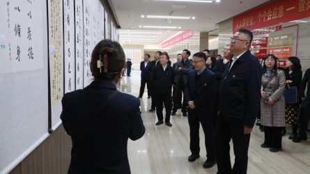 國(guó)家能源局甘肅監(jiān)管辦公室機(jī)關(guān)黨委等參觀甘肅工程咨詢(xún)集團(tuán)廉潔文化作品展